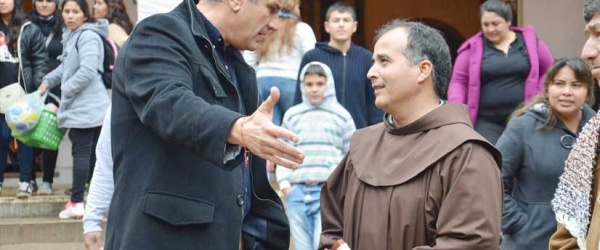 Zottos encabeza una procesión sin Virgen en Yariguarenda