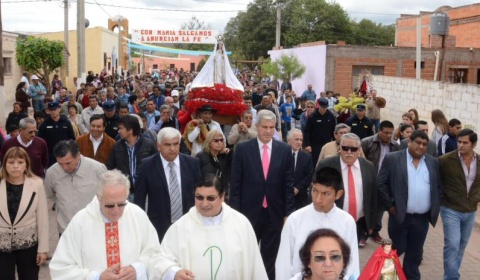 Zottos acompaña la procesión de la Virgen de la Merced en El Jardín