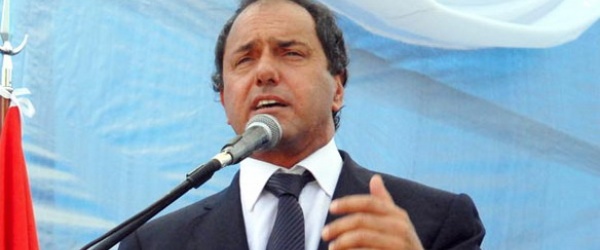 Scioli aborta su viaje a Italia y regresa al país por las inundaciones