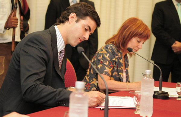 Firma del acuerdo