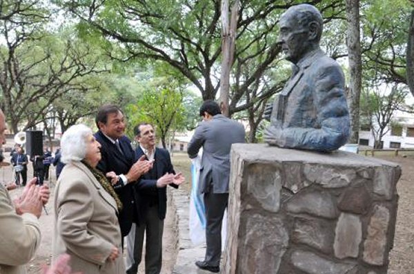 Busto de Julio César Luzzatto