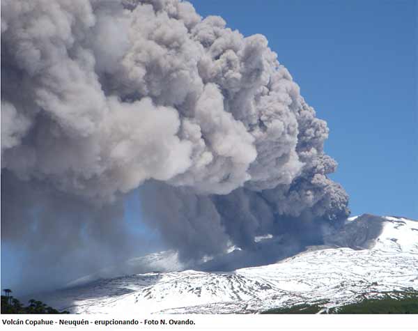 El volcán Copahue en erupción