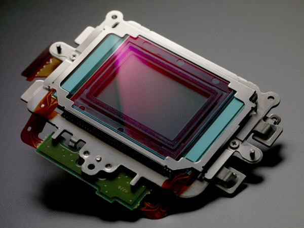 CMOS