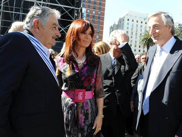 José Mujica y el matrimonio Kirchner