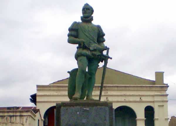 Monumento al Virrey Toledo